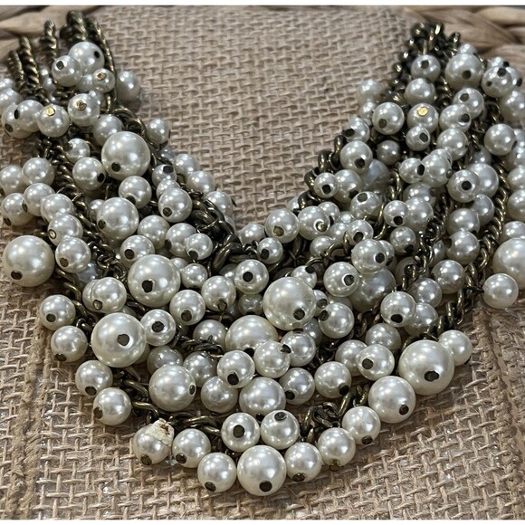 Abercrombie & Fitch White Faux Pearl Necklace Antique Gold Cha Cha Coquette - Picture 3 of 9